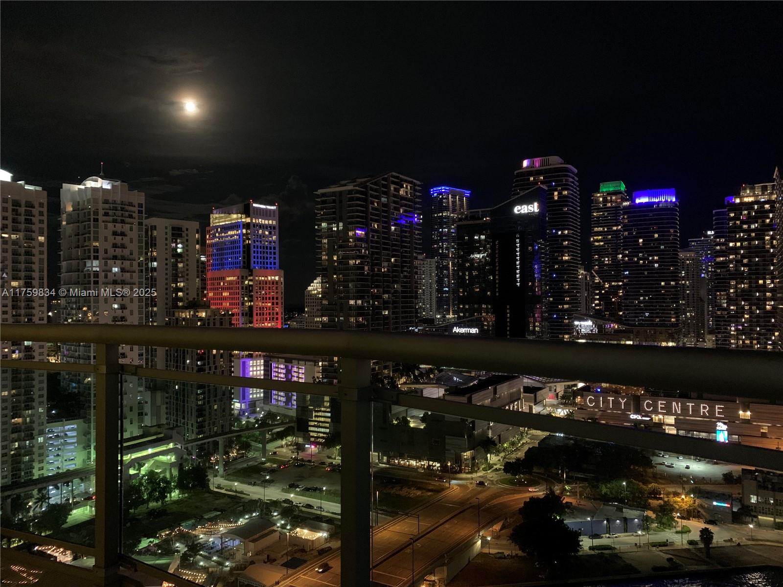 350 S Miami Ave #2914, Miami FL 33130