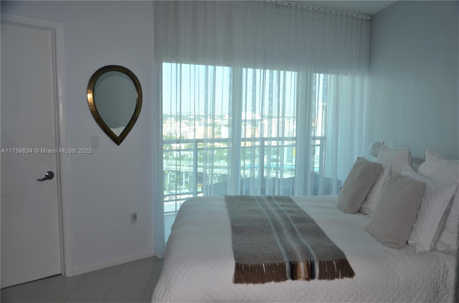 350 S Miami Ave #2914, Miami FL 33130