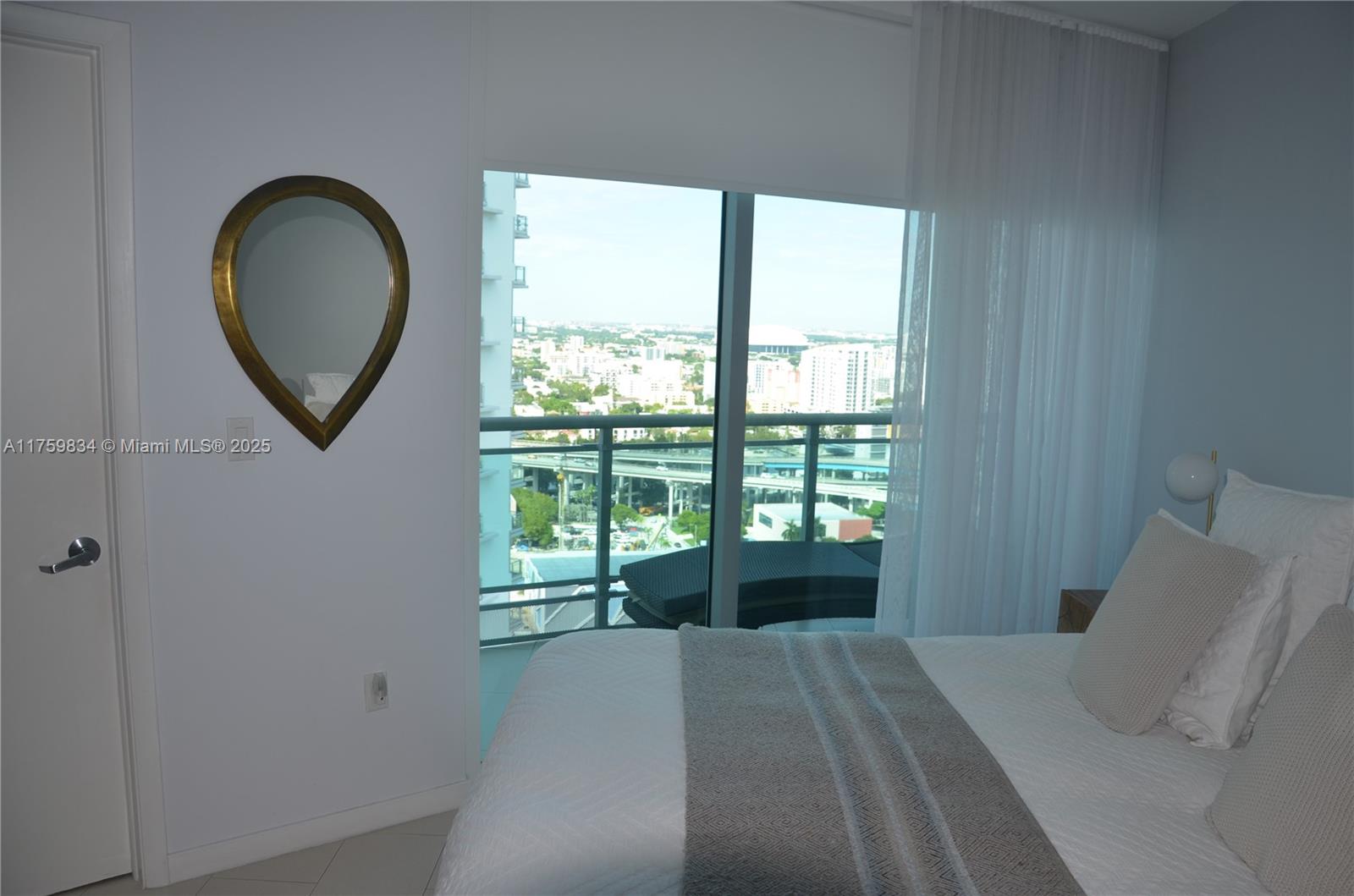350 S Miami Ave #2914, Miami FL 33130