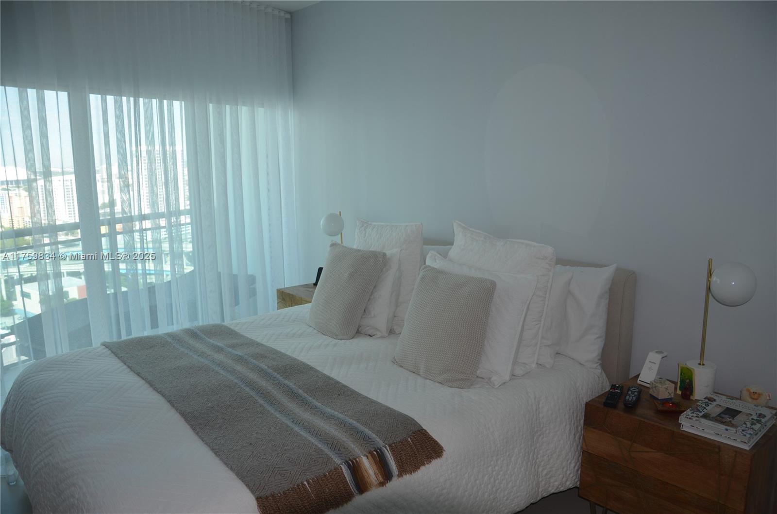 350 S Miami Ave #2914, Miami FL 33130