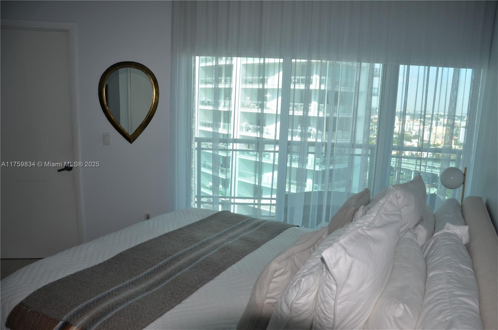 350 S Miami Ave #2914, Miami FL 33130
