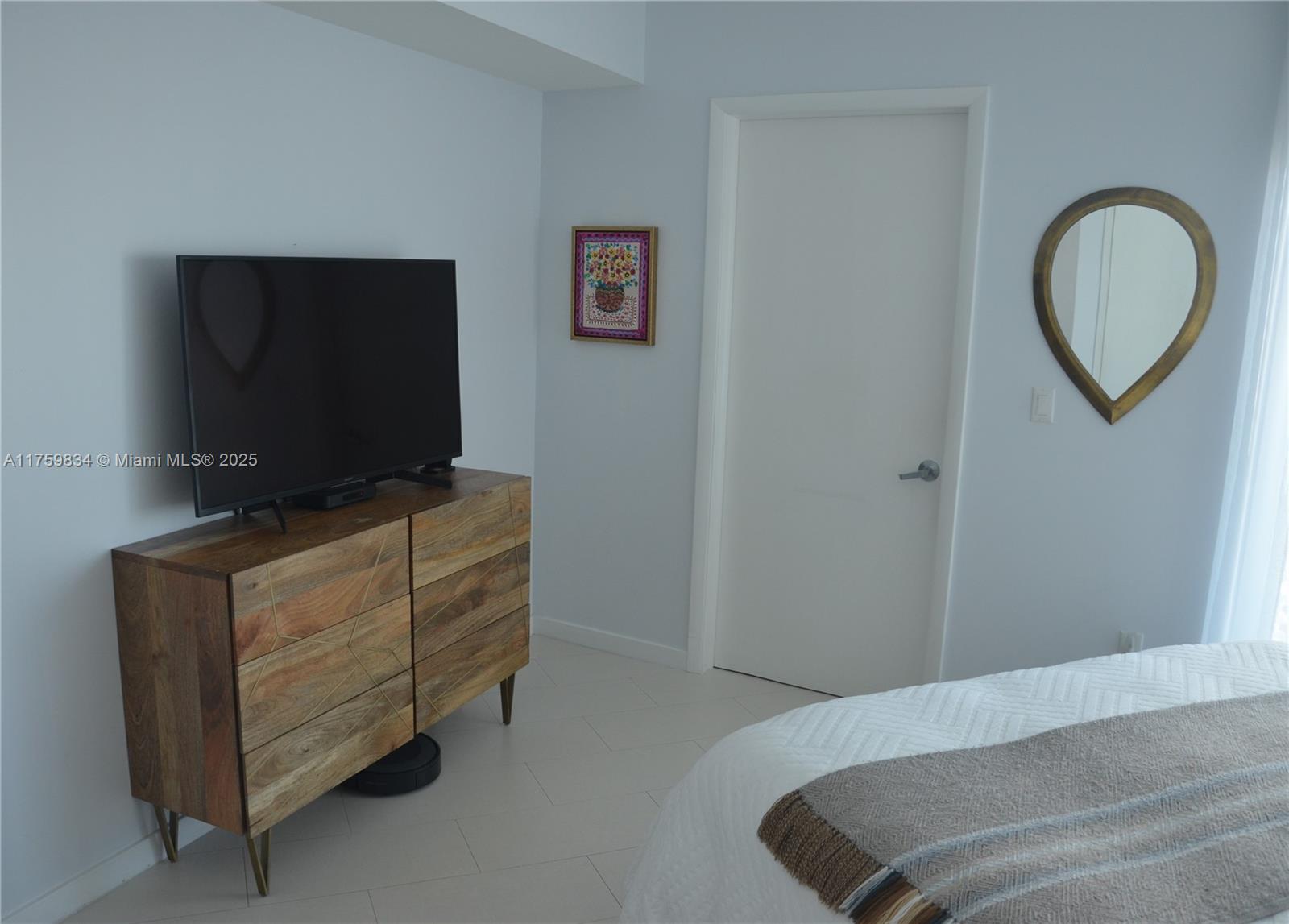350 S Miami Ave #2914, Miami FL 33130