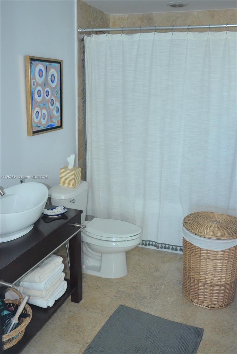 350 S Miami Ave #2914, Miami FL 33130