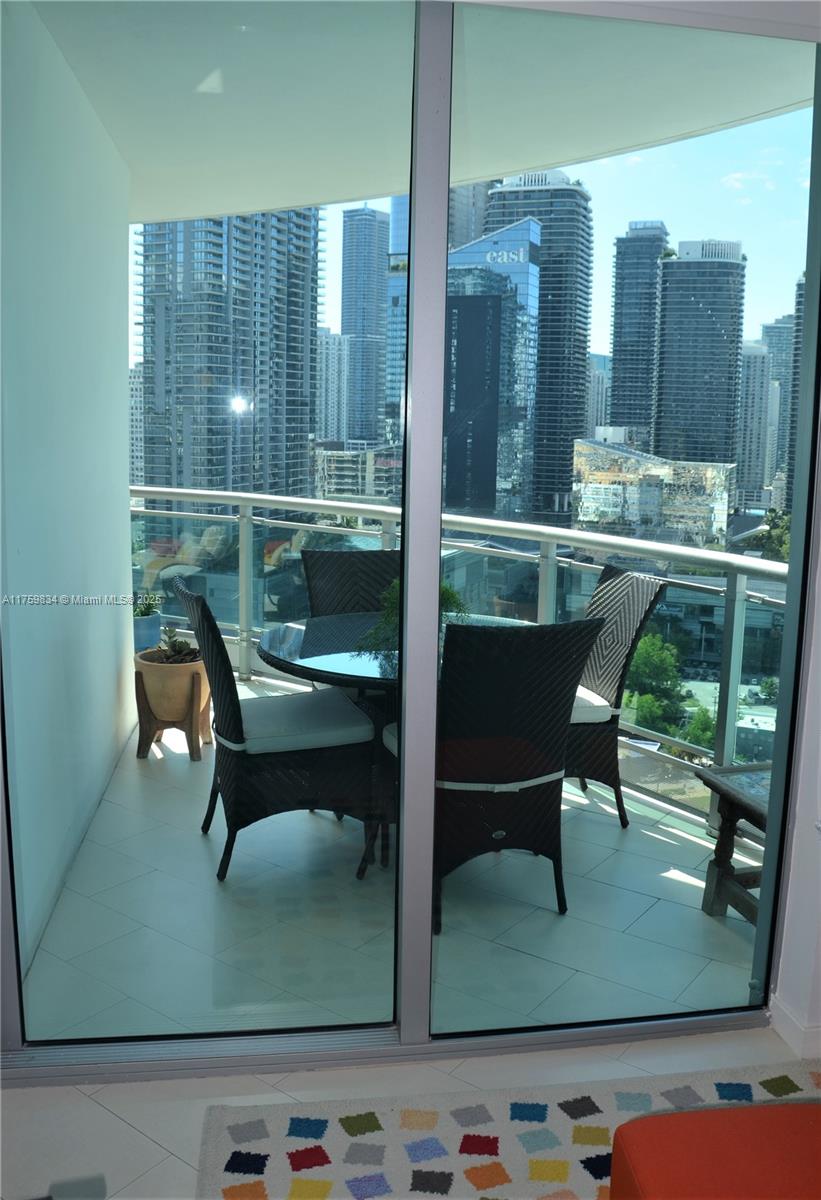 350 S Miami Ave #2914, Miami FL 33130