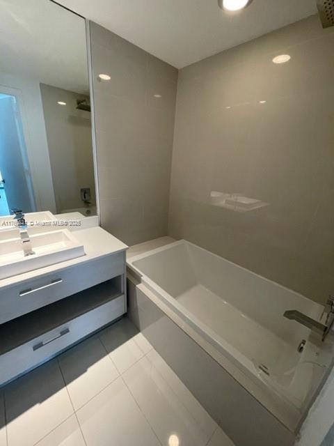 55 SW 9th St #4010, Miami FL 33130