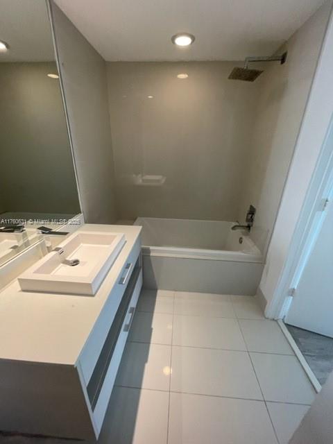55 SW 9th St #4010, Miami FL 33130