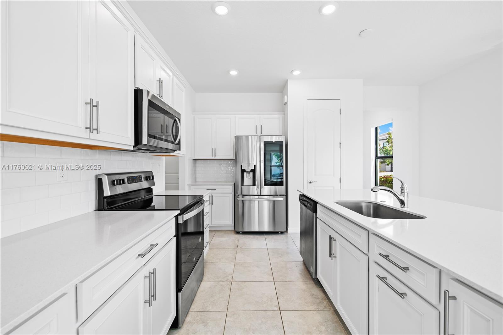 2102 N Appleton Cir N #2102, Oakland Park, Florida image 7