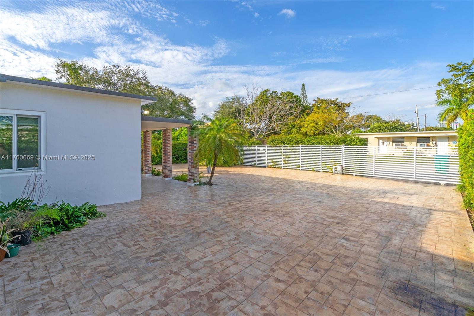 3800 Charles Ter, Miami, Florida image 4