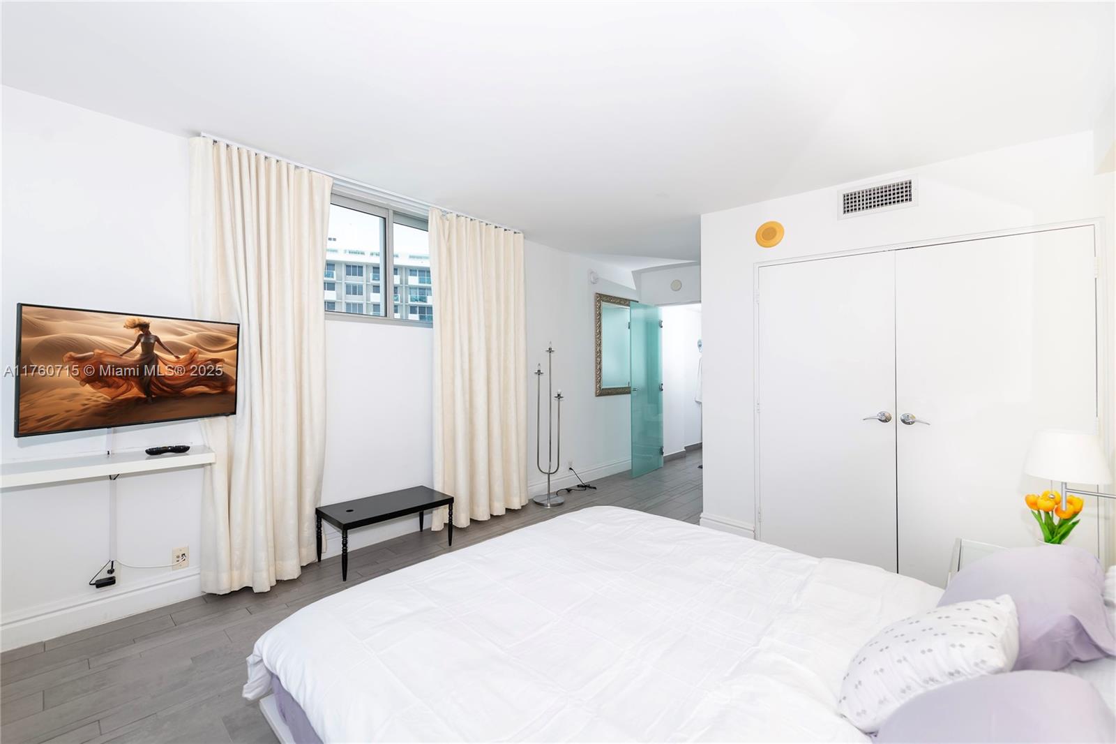 Listing Photo 11