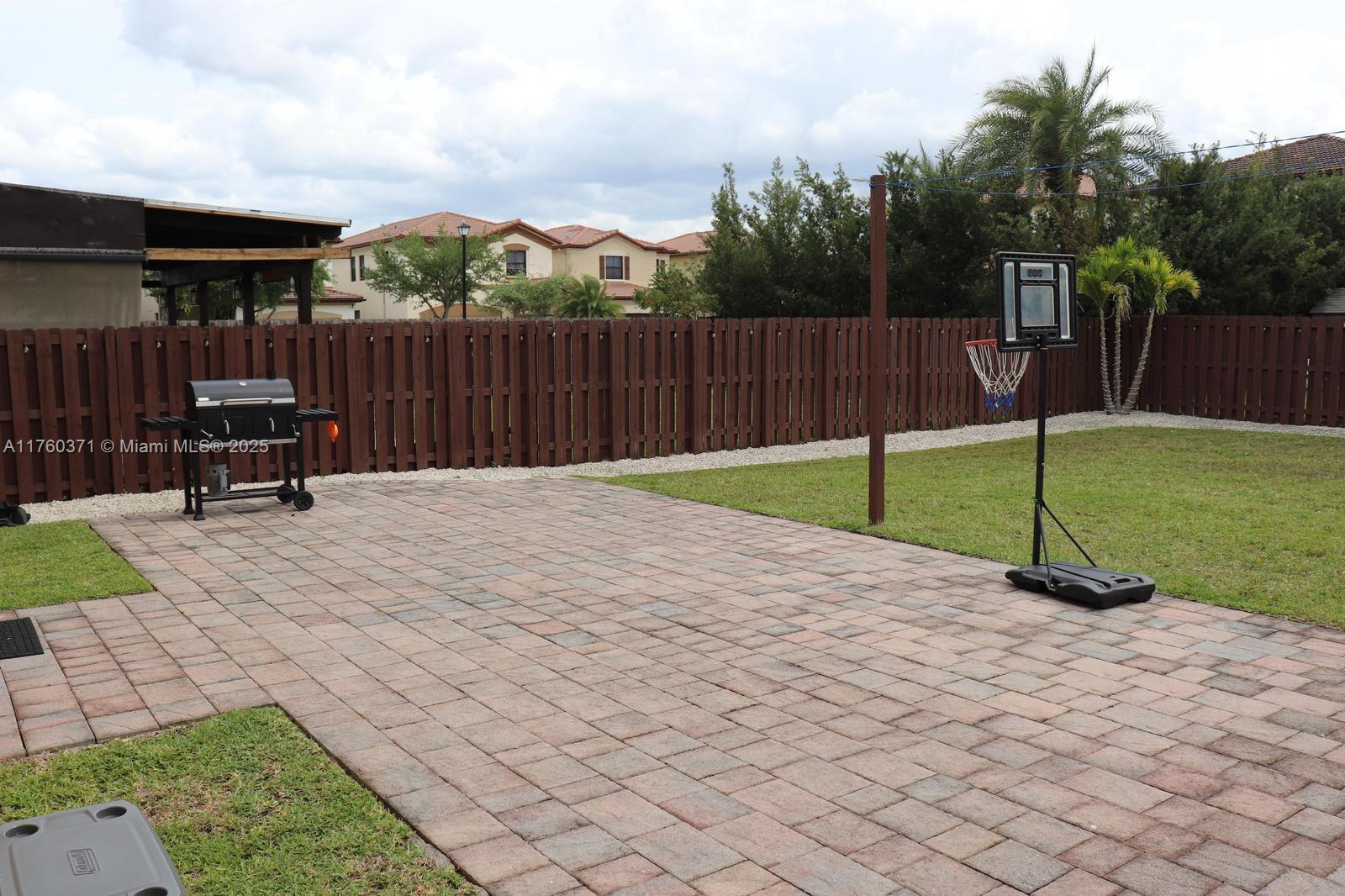 Residential, Doral, Florida image 7