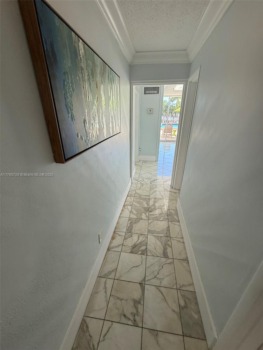 2000 NE 135th St #309, North Miami, Florida image 36