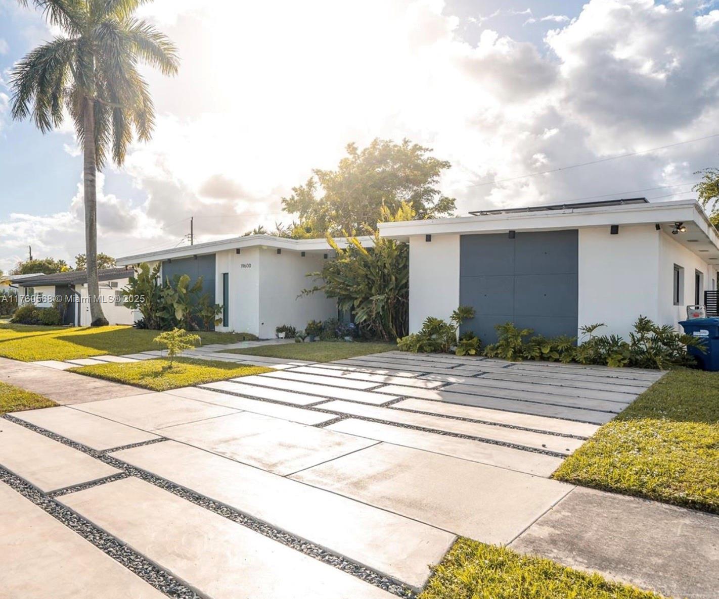 19600 19th Ave, Miami, Florida 33179
