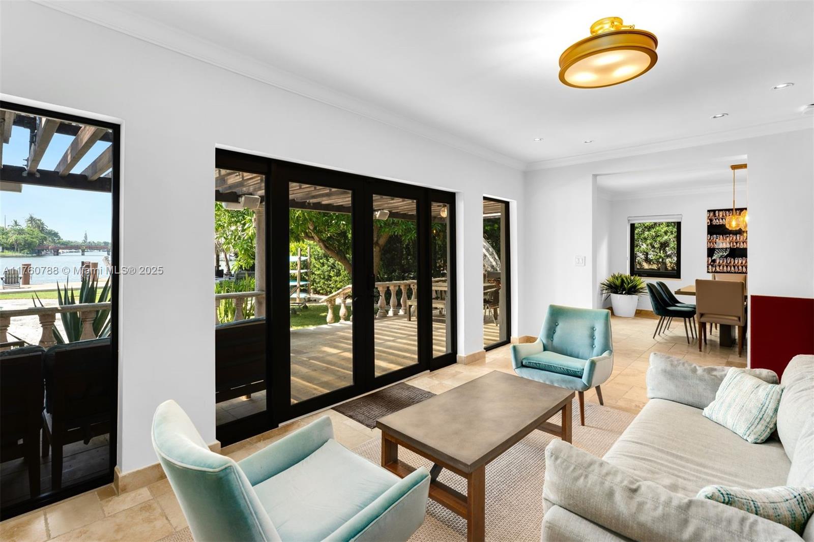 Listing Photo 12