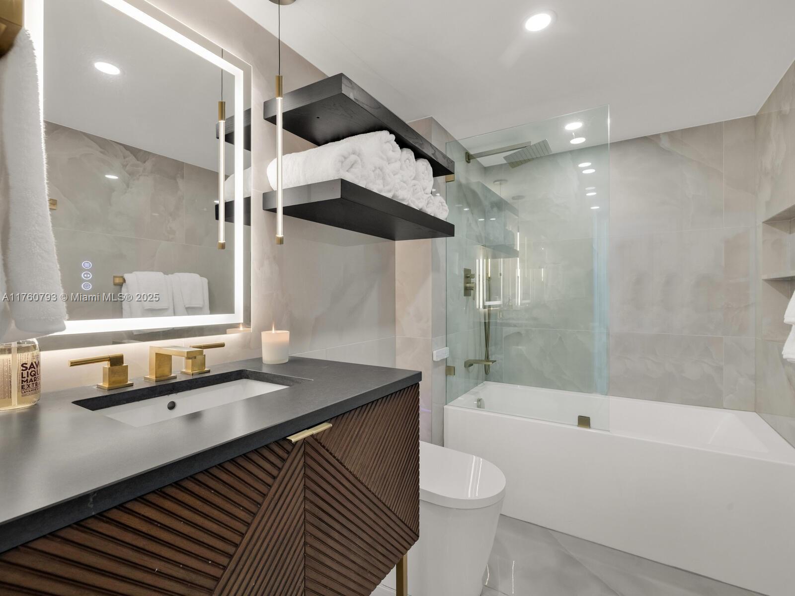 90 Alton Rd #2207, Miami Beach FL 33139