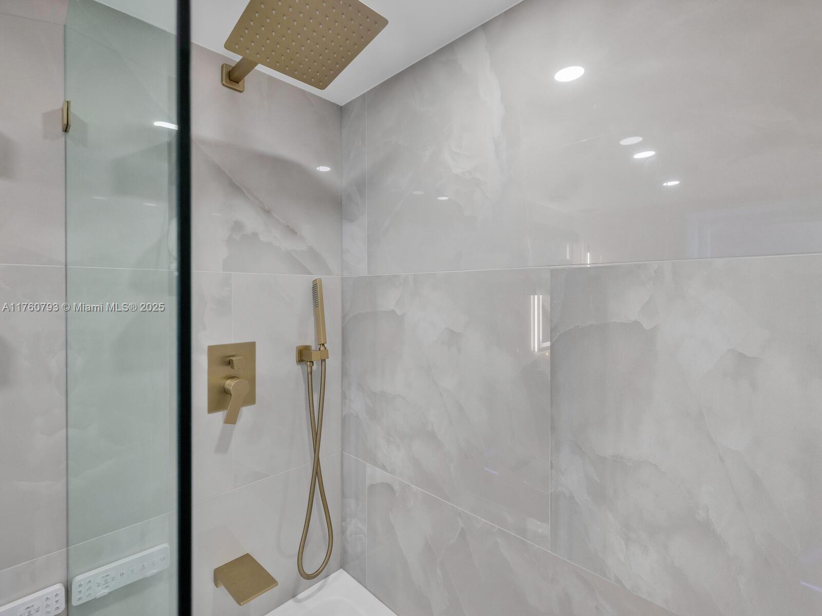90 Alton Rd #2207, Miami Beach FL 33139