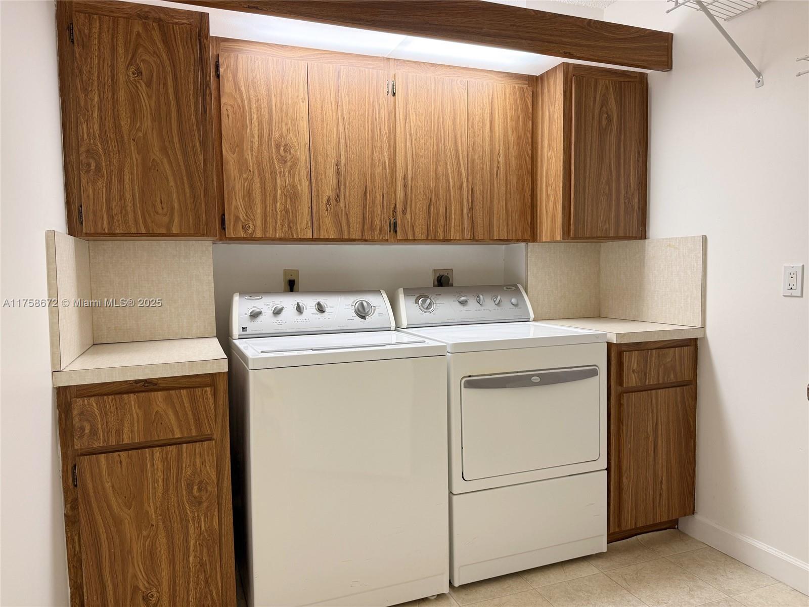 1504 S Whitehall Dr #206, Davie, Florida image 31