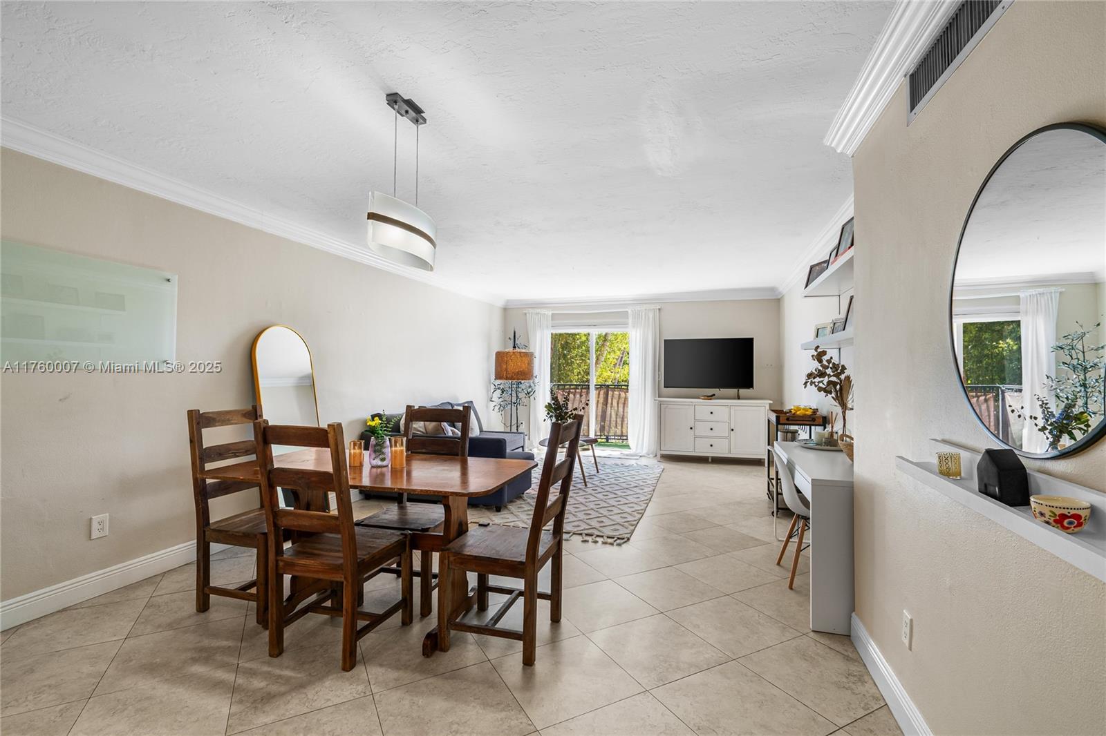 6815 Edgewater Dr #104, Coral Gables, Florida image 12