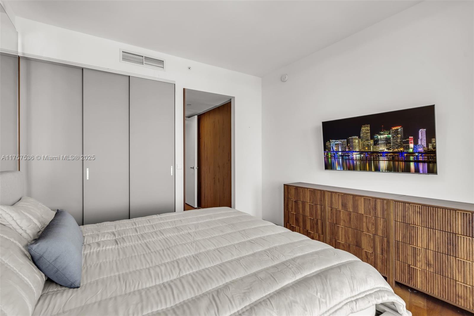 1300 Monad Ter #8C, Miami Beach FL 33139