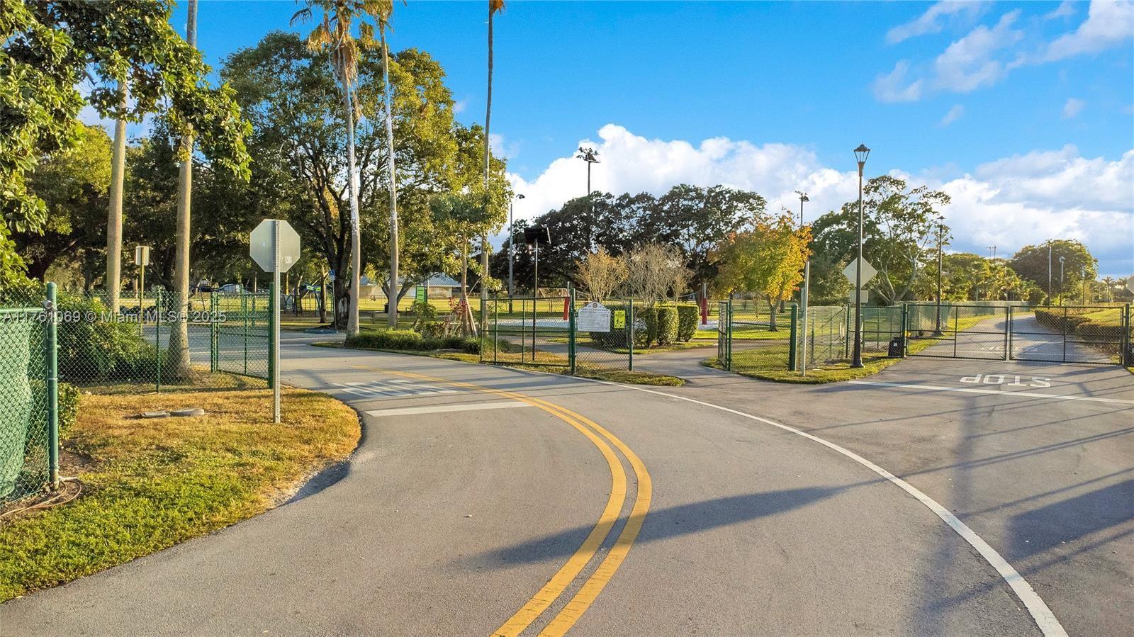 834 Cumberland Ter, Davie, Florida image 23