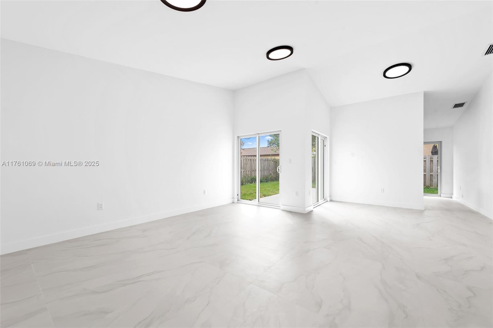 834 Cumberland Ter, Davie, Florida image 3