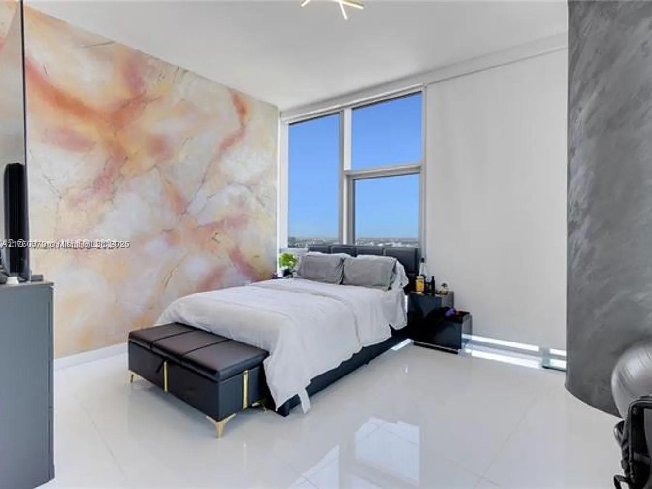 851 NE 1st Ave #3000, Miami FL 33132