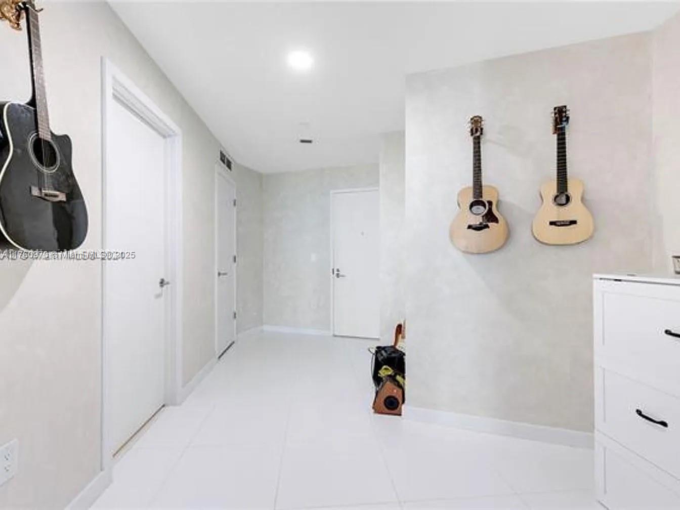 851 NE 1st Ave #3000, Miami FL 33132