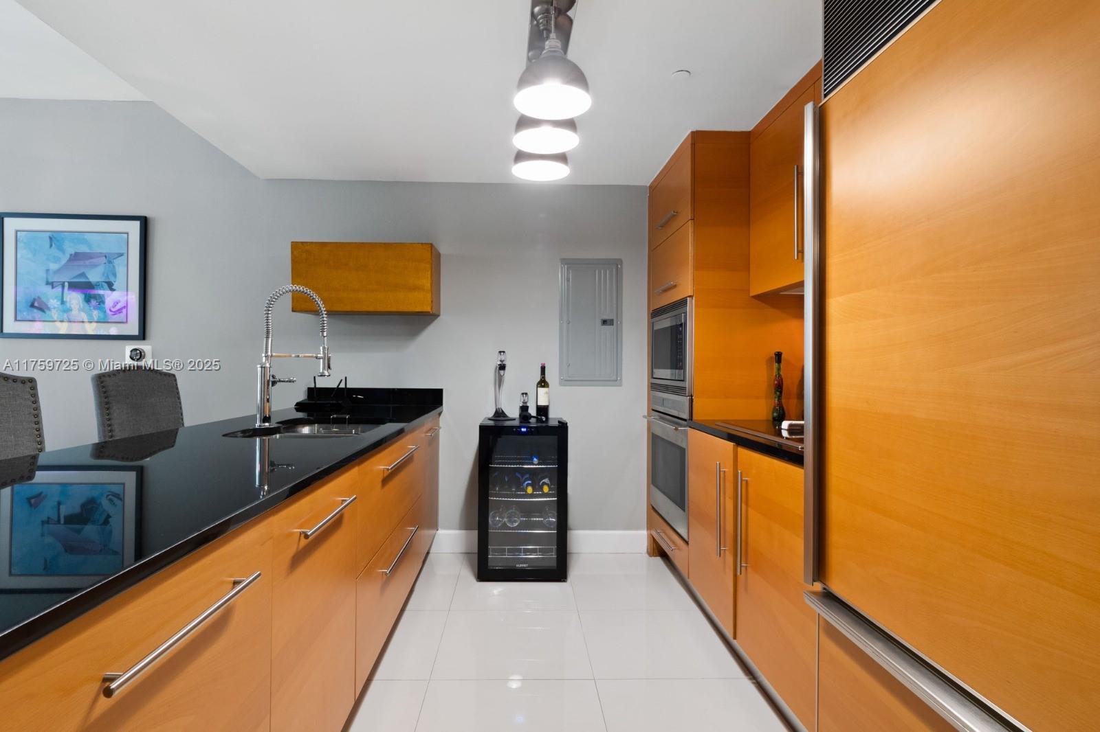 Condo for Sale in Miami, FL