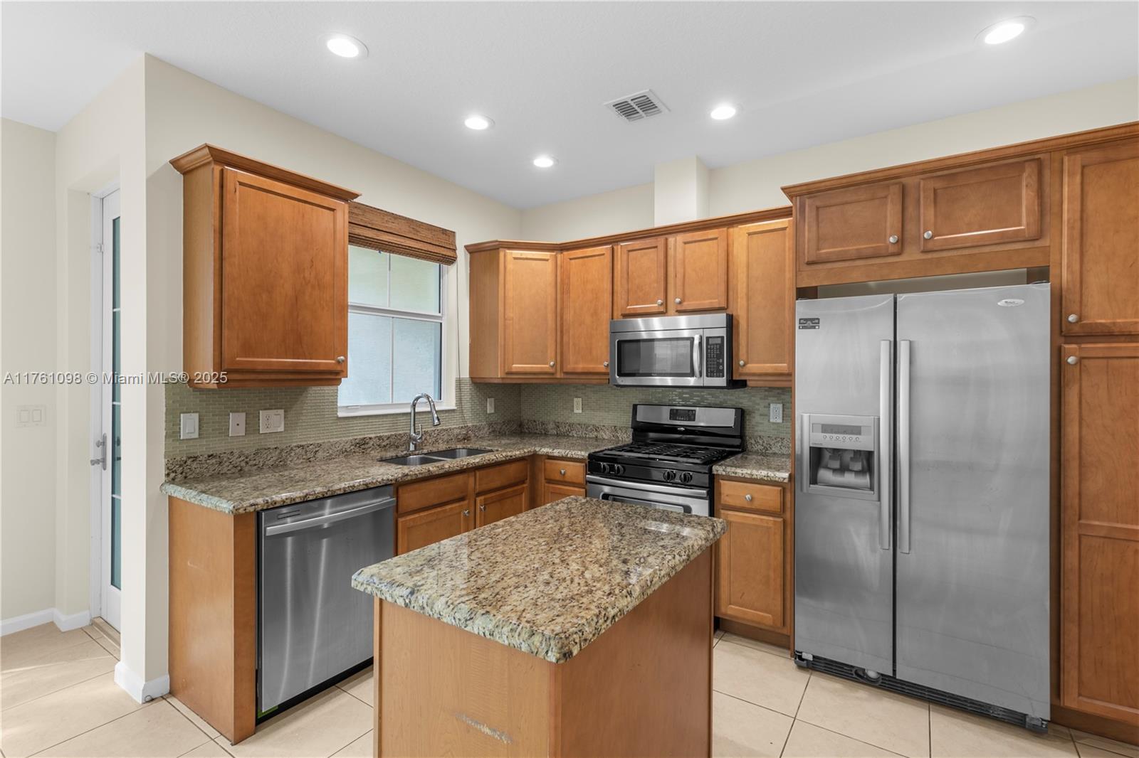 12420 NW 33rd St, Sunrise, Florida image 7