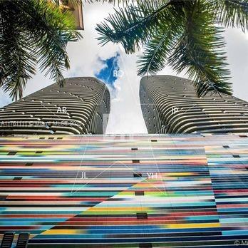 55 SW 9th St #3203, Miami FL 33130