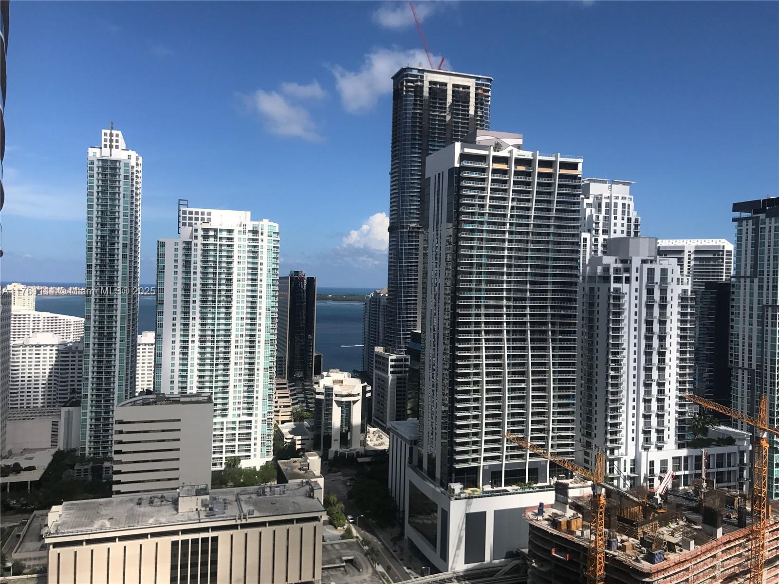 55 SW 9th St #3203, Miami FL 33130