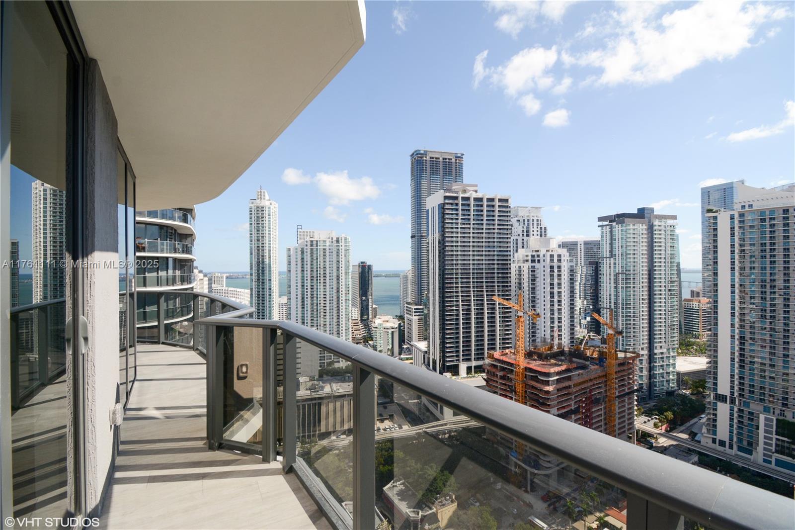 55 SW 9th St #3203, Miami FL 33130