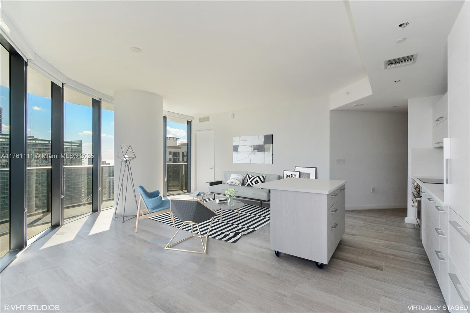 55 SW 9th St #3203, Miami FL 33130