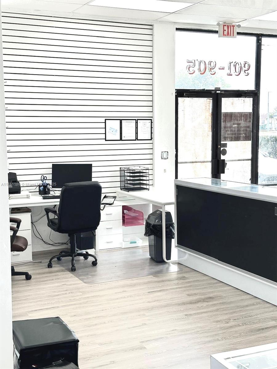 Listing Photo 10