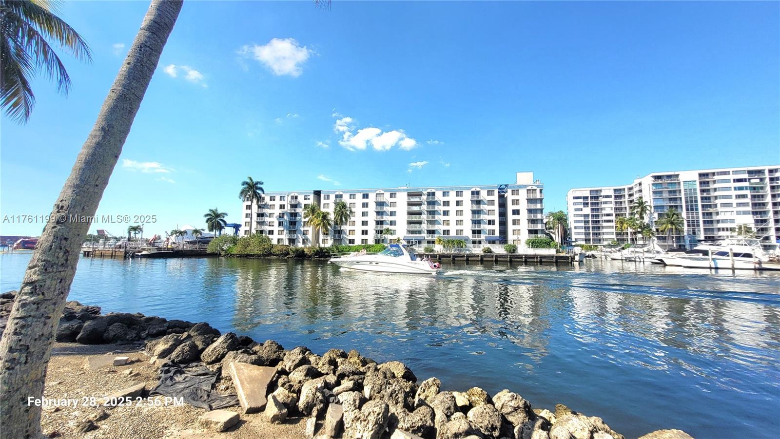 Terrazas Riverpark Villag