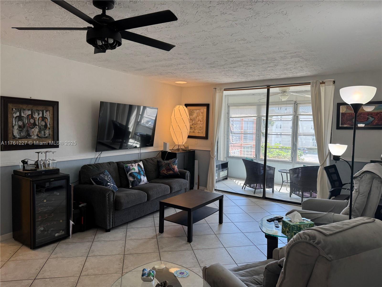 2861 Somerset Dr #318, Lauderdale Lakes, Florida image 2