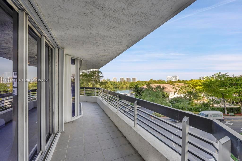 3530 Mystic Pointe Dr #406, Aventura FL 33180