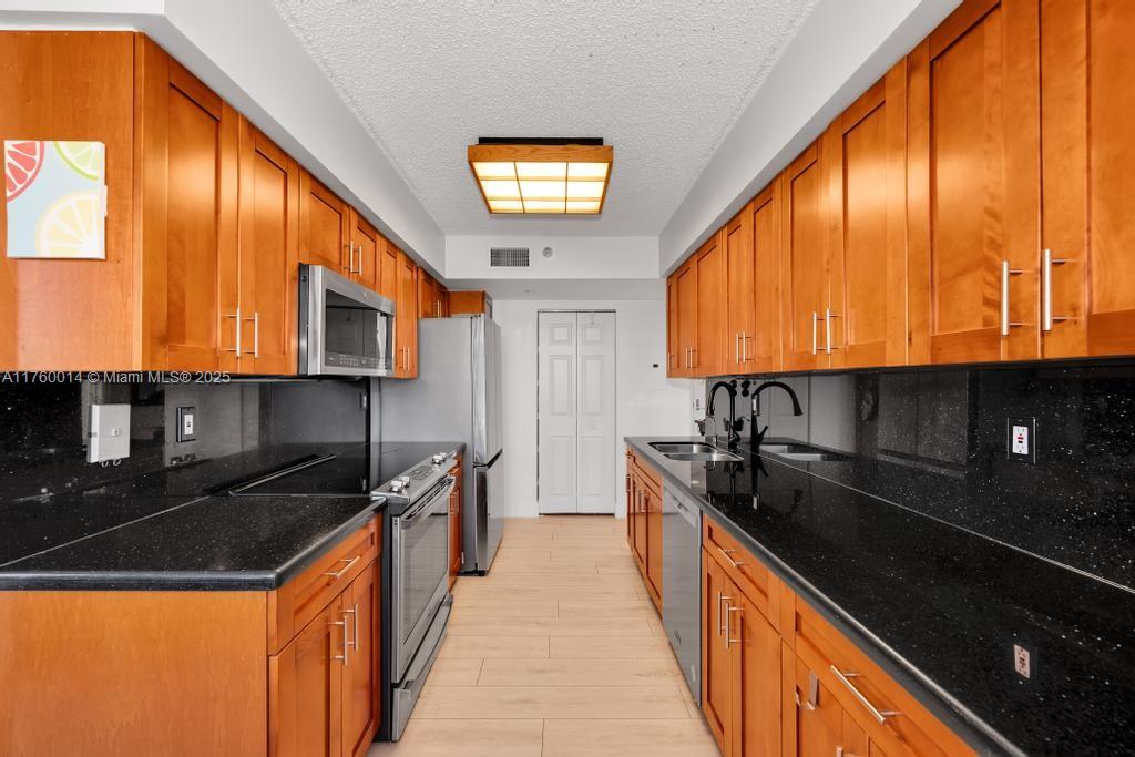 3530 Mystic Pointe Dr #406, Aventura FL 33180