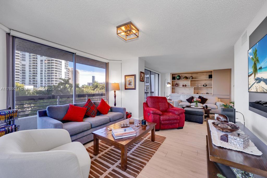 3530 Mystic Pointe Dr #406, Aventura FL 33180