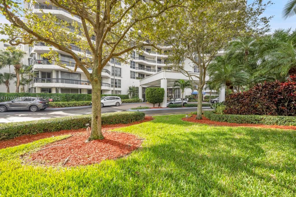 3530 Mystic Pointe Dr #406, Aventura FL 33180
