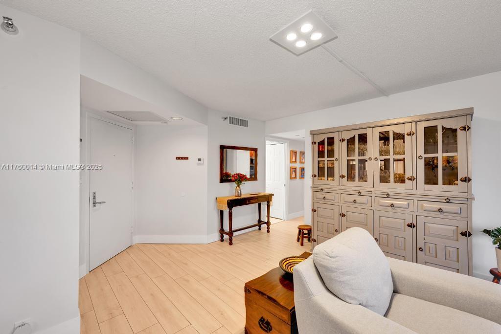 3530 Mystic Pointe Dr #406, Aventura FL 33180