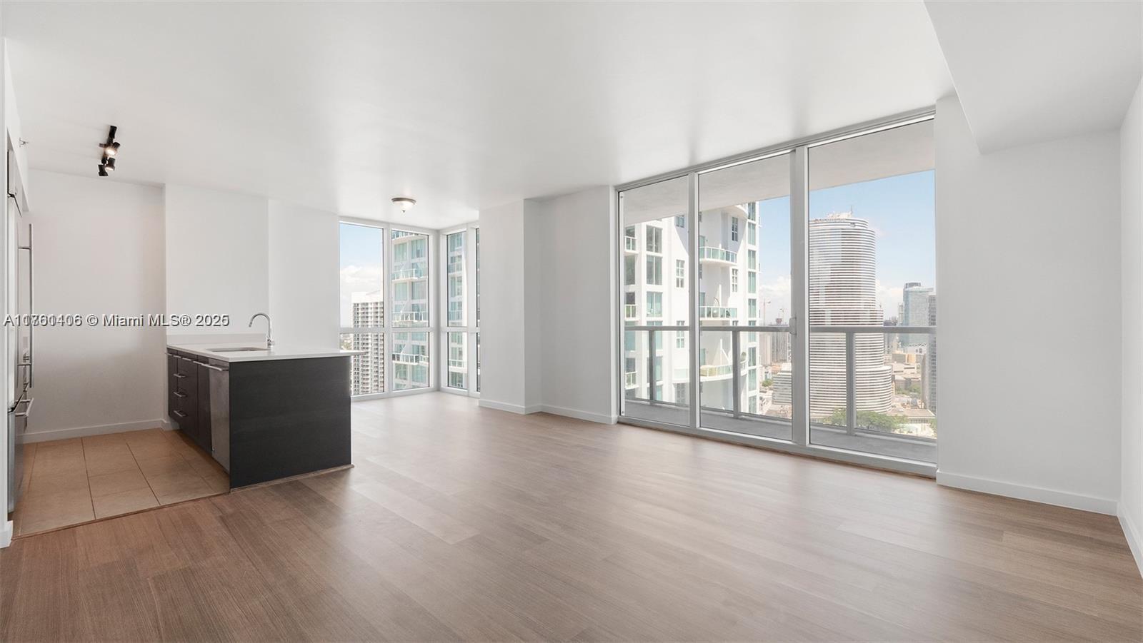 Apartamento à Venda em Miami, FL