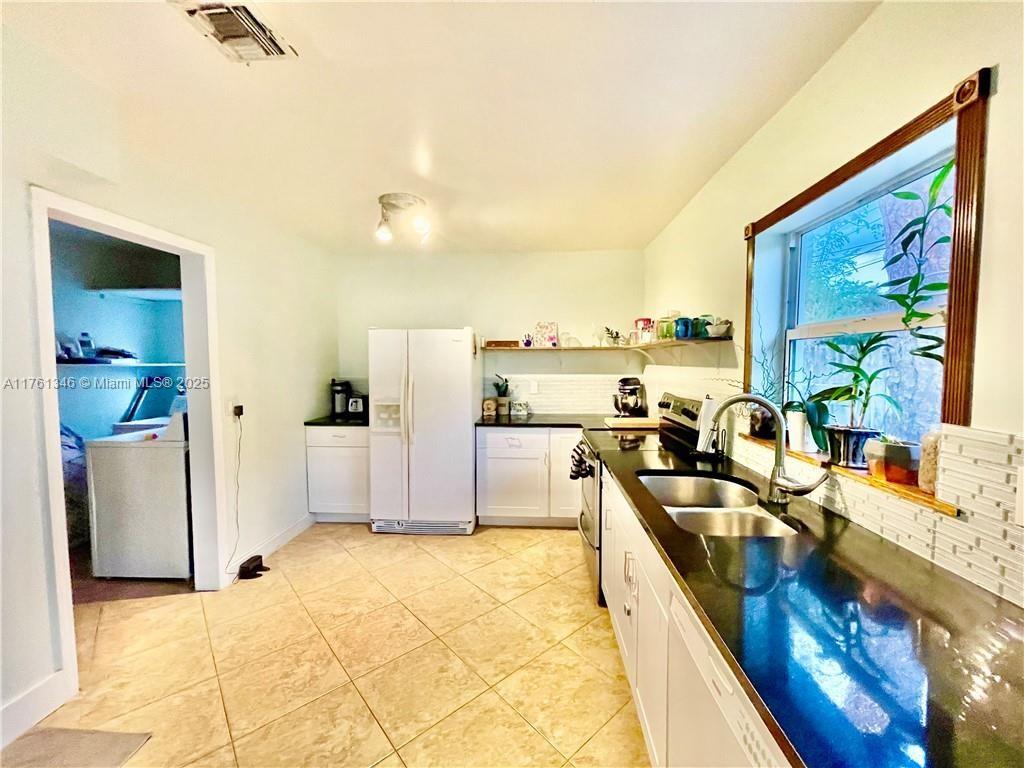 4630 NE 5th Ter, Oakland Park, Florida image 6