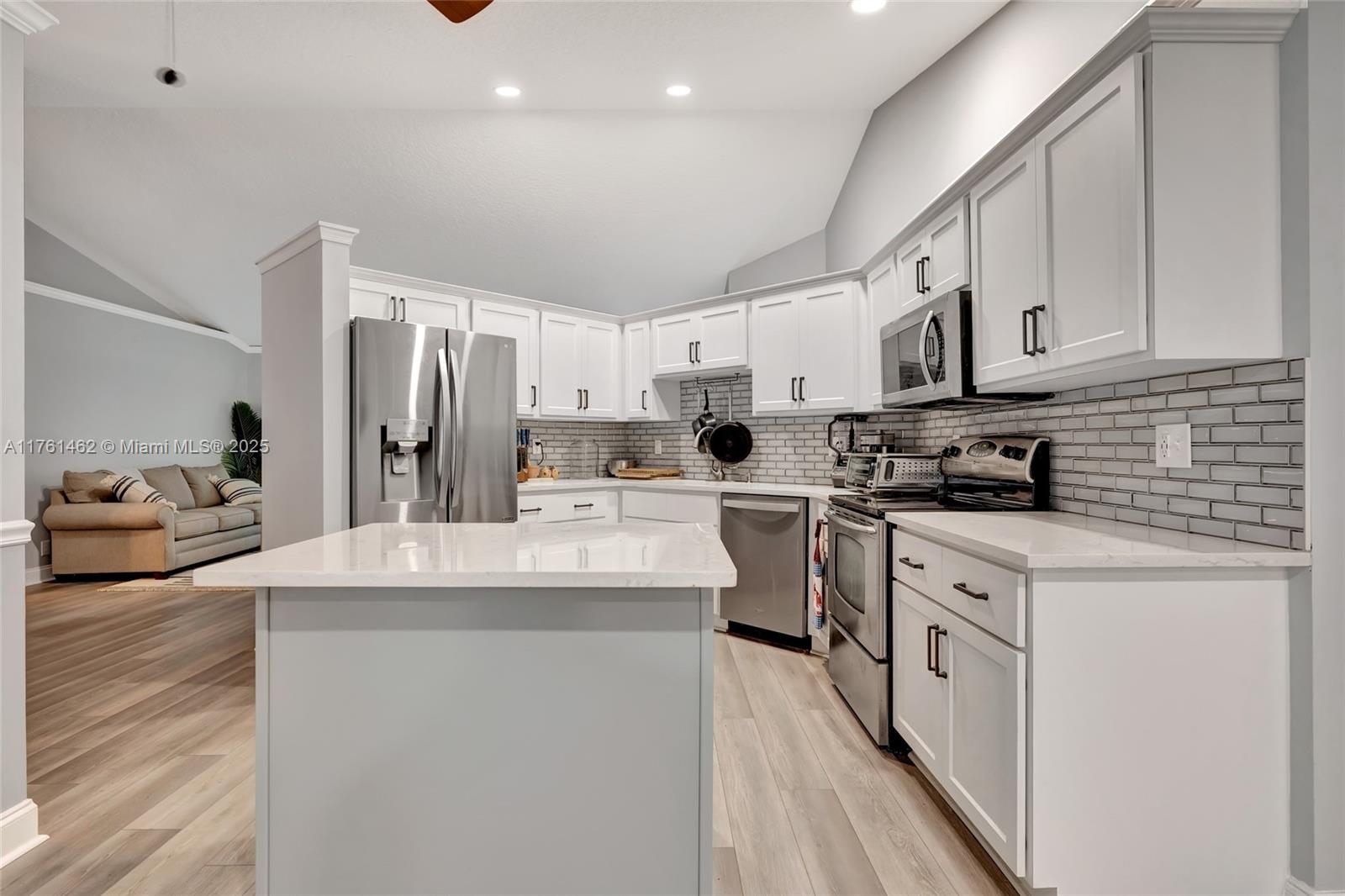 18510 Lake Bend Dr, Jupiter, Florida 33458