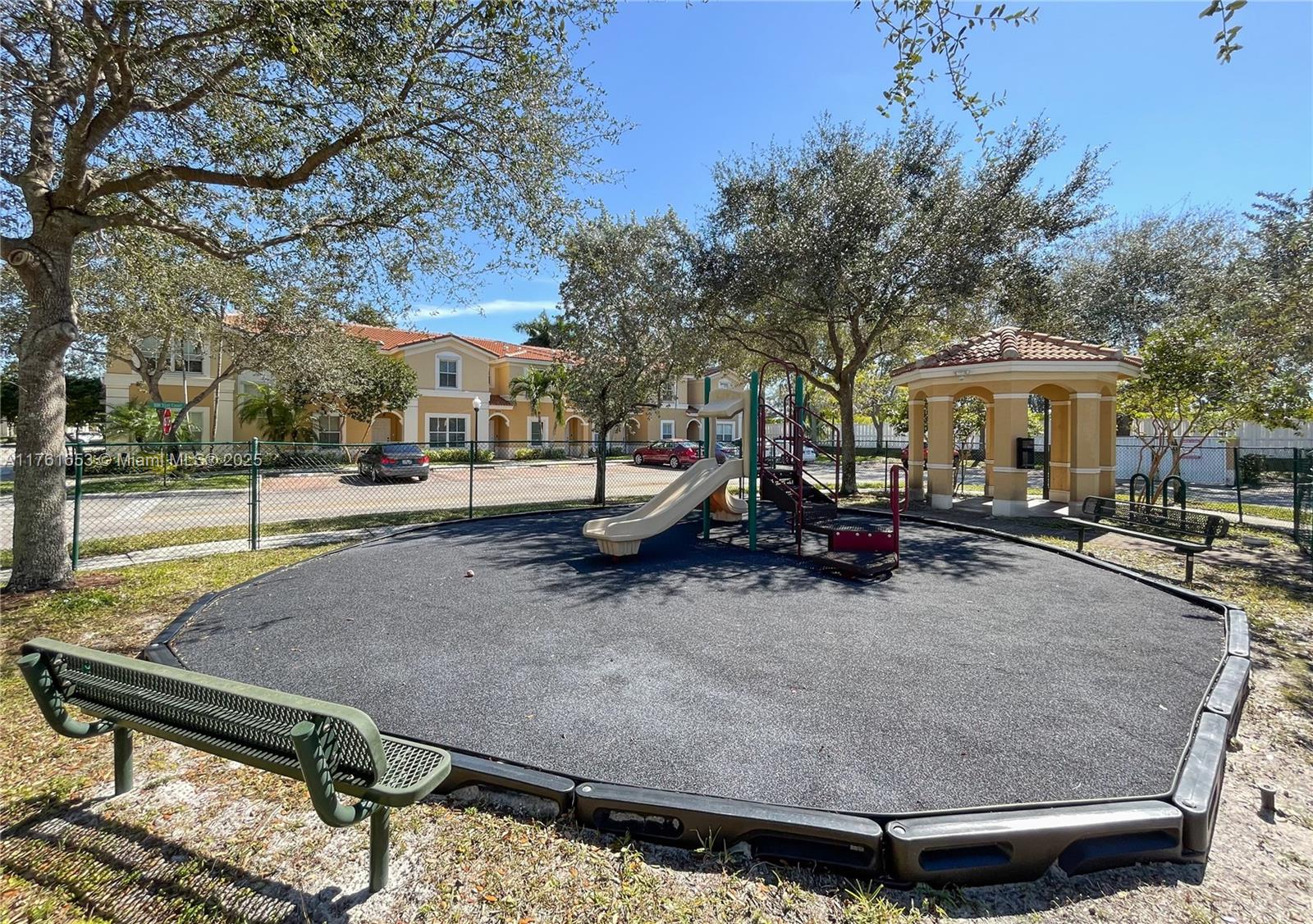 Listing Photo 18