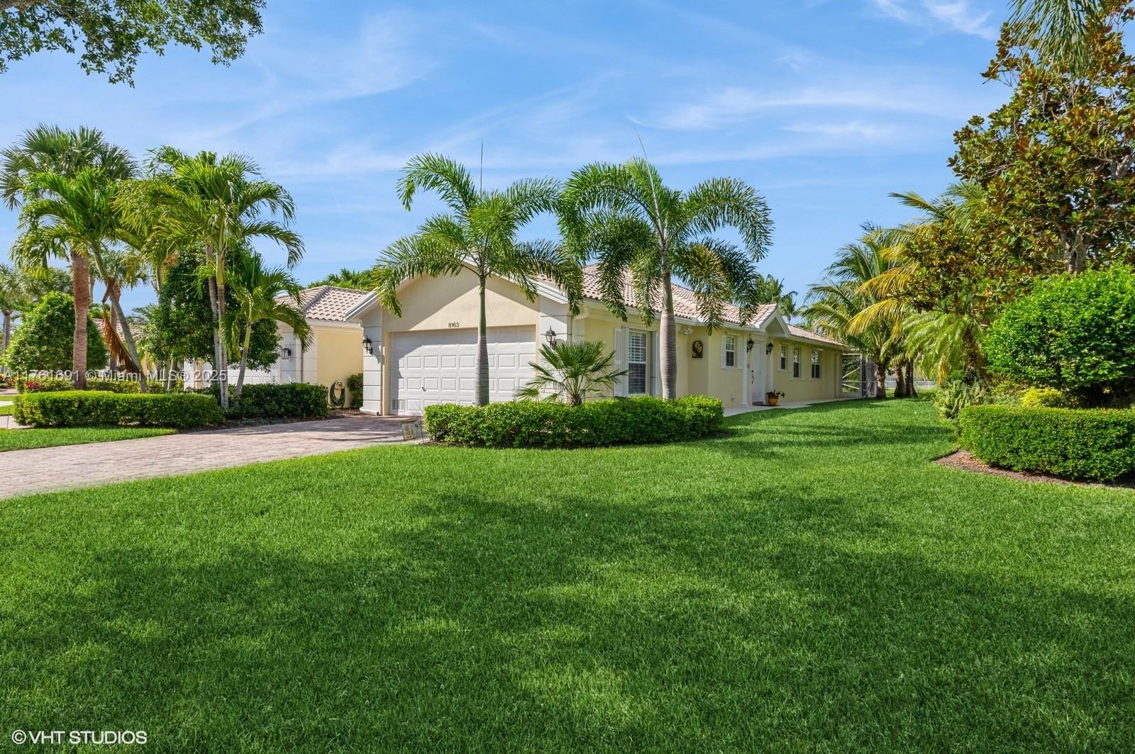 8163 Montserrat Pl, Wellington, Florida image 2