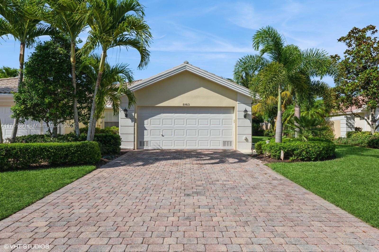 8163 Montserrat Pl, Wellington, Florida image 3