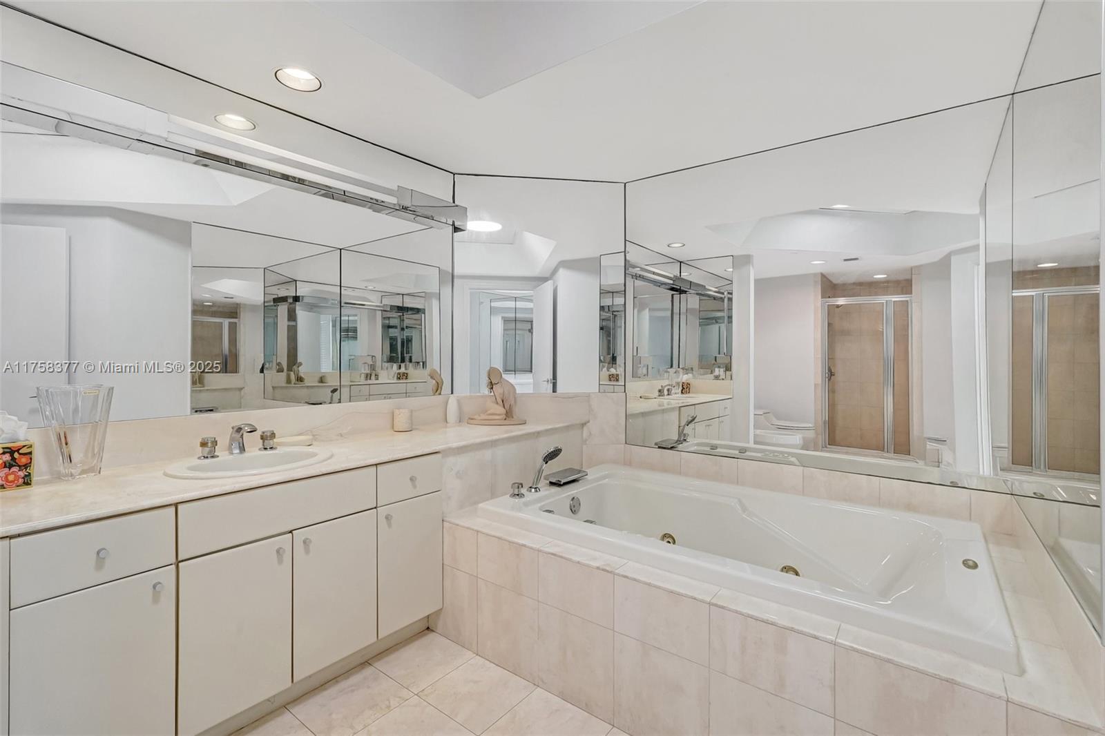 2000 Island Blvd #1603, Aventura, Florida image 32