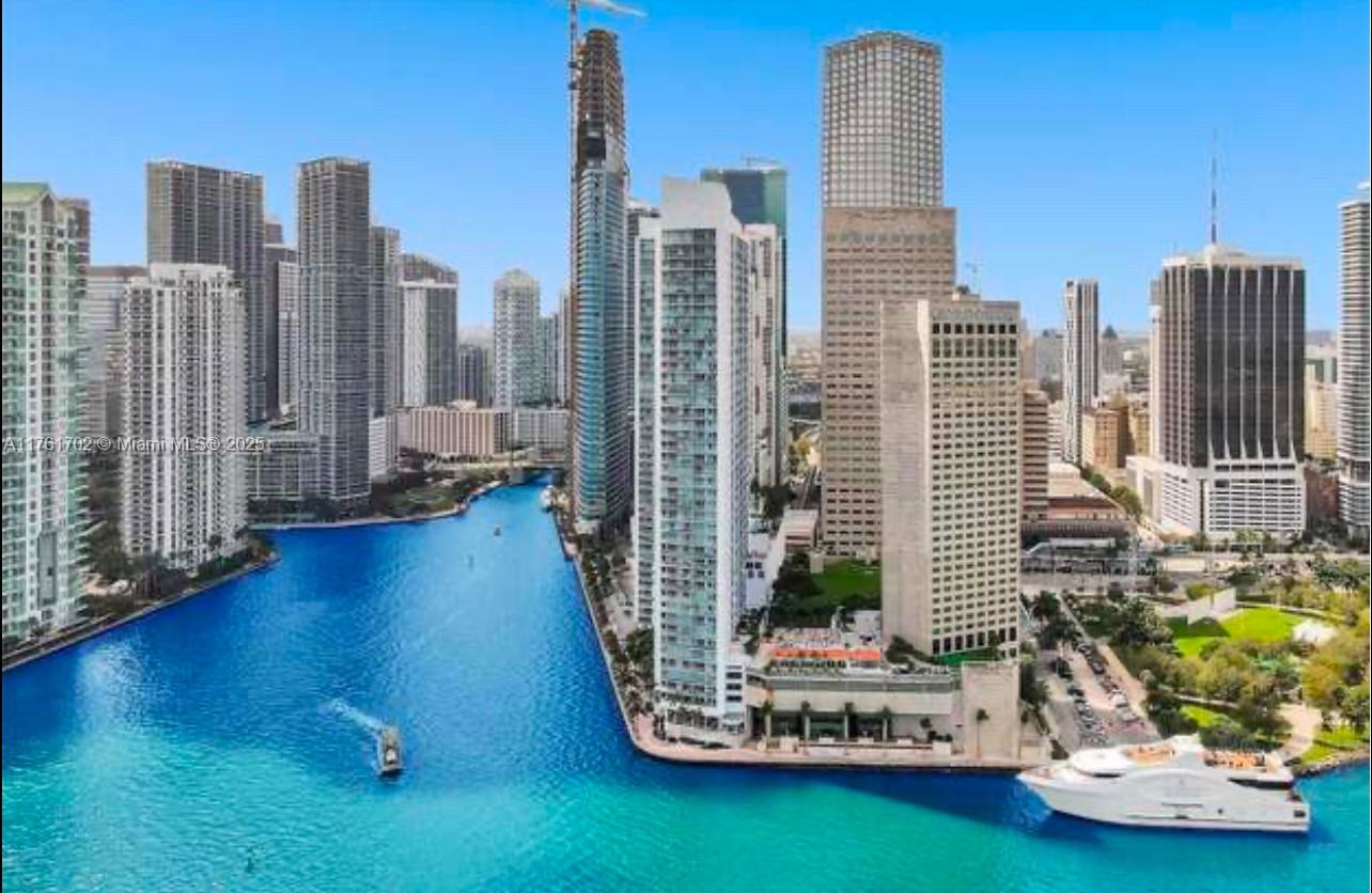 Apartamento à Venda em Miami, FL