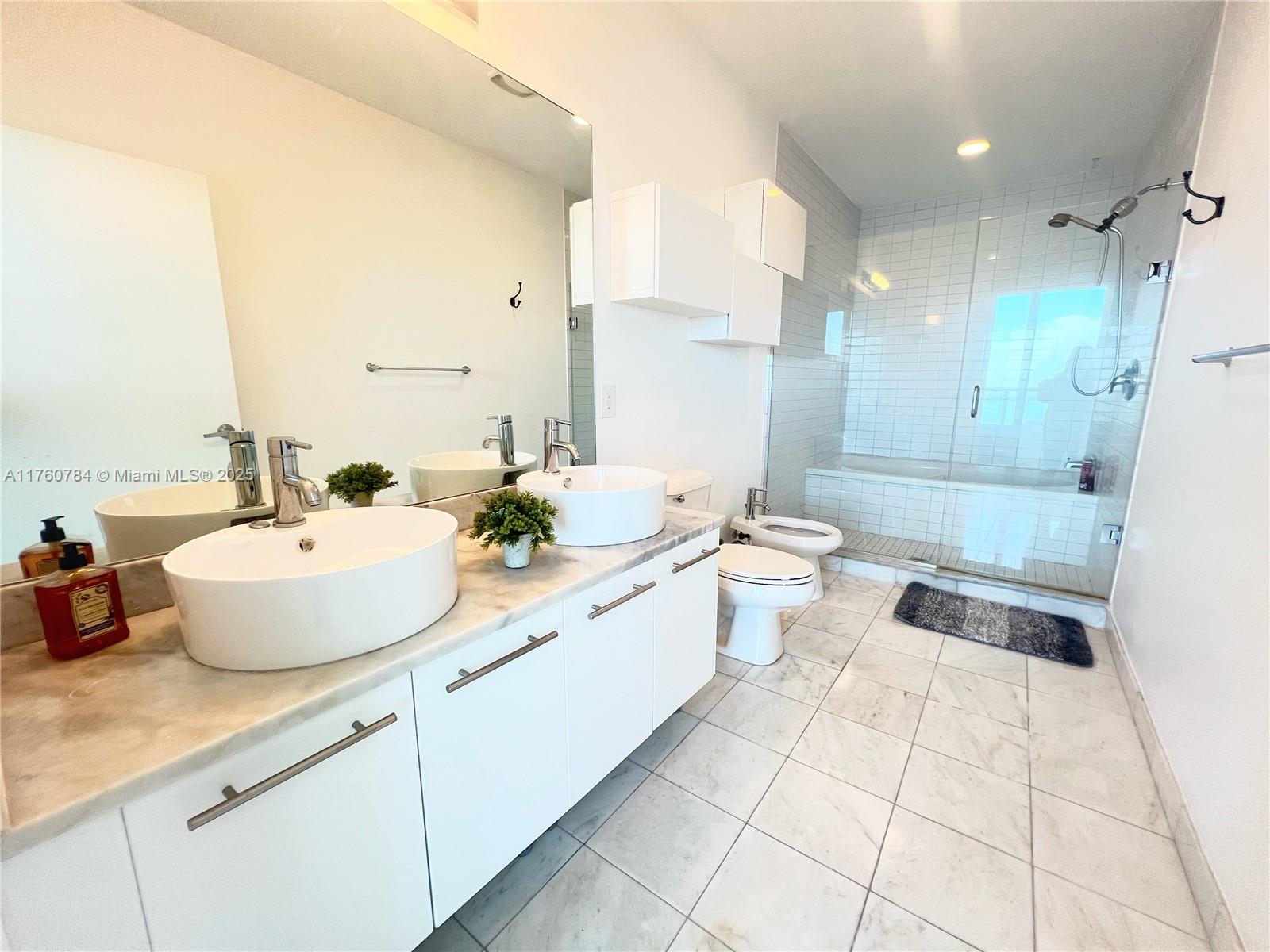 888 Biscayne Blvd #4807, Miami FL 33132