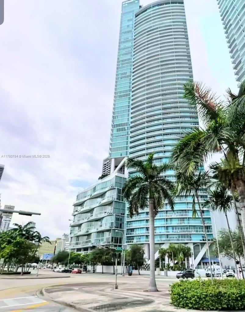 888 Biscayne Blvd #4807, Miami FL 33132